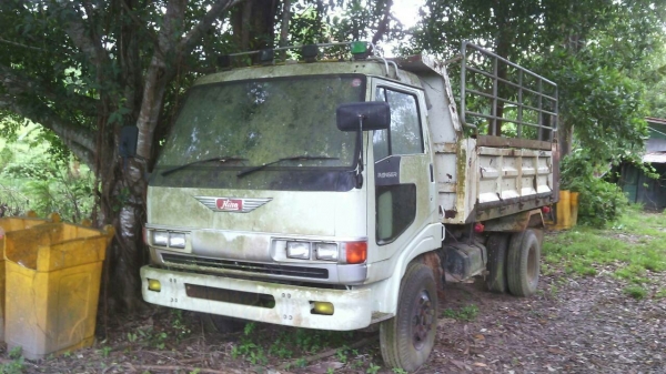 รถฮีโน่ 6 ล้อดั้ม KM777 / 117 แรงม้า.  ( ขายตามสภาพ. )    สนใจติดต่อ  081 - 6079515