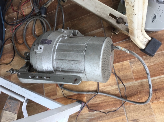 ขายจักร JUKI และ จักรโพ้ง ขายเหมา2ตัว