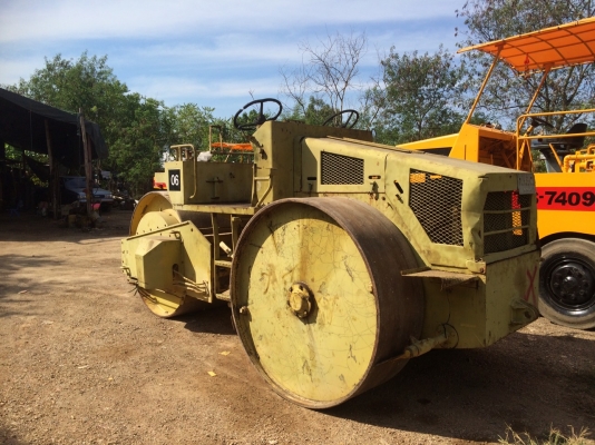 ต้องการขายด่วน ! รถบด SAKAI  3 ล้อเหล็ก R2