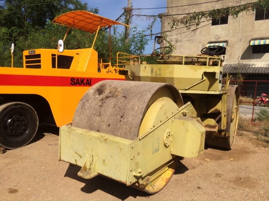 ต้องการขายด่วน ! รถบด SAKAI  3 ล้อเหล็ก R2