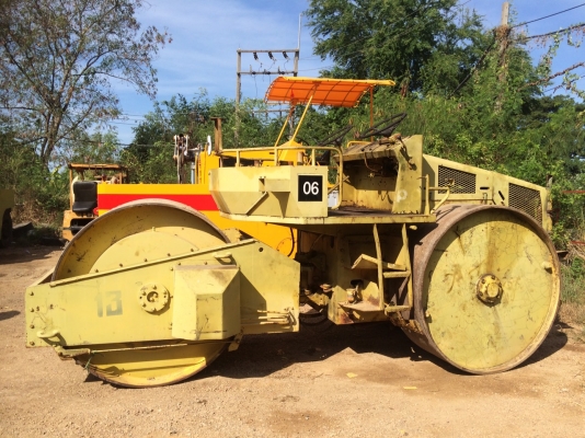 ต้องการขายด่วน ! รถบด SAKAI  3 ล้อเหล็ก R2