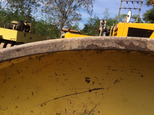 ต้องการขายด่วน ! รถบด SAKAI  3 ล้อเหล็ก R2