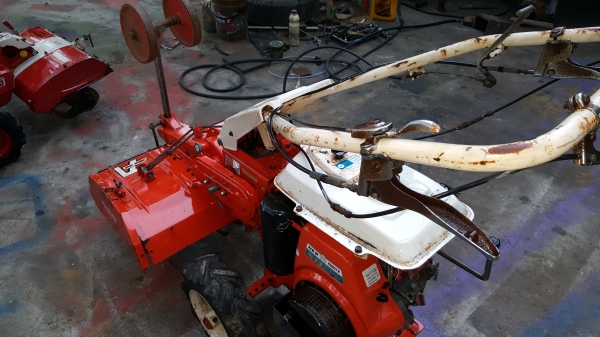 รถพรวนดิน คูโบต้าเบนชิล 4 จังหวะ 7 แรง พร้อมใช้งาน รหัสสินค้า U - 7 รถพรวนดิน คูโบต้าเบนชิล 4 จังหวะ 7 แรง พร้อมใช้งาน รหัสสินค้า U - 7