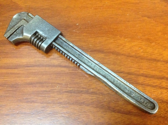 ขายประแจเลื่อนโบราณ 9 AUTO ขนาด 9" ขยายปากได้ 2.5"