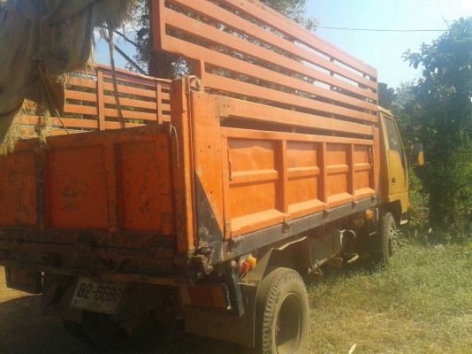 ขายหกล้อ MITSUBISHI สภาพพร้อมใช้งาน เครื่องดี คัชชีสวย แอร์เย็น เอกสารเล่มทะเบียนพร้อมโอน