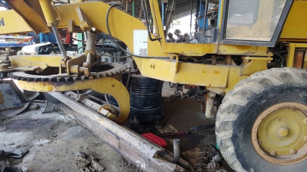 ขายรถเกรด CHAMPION 710A เอกสารเล่มทะเบียนครบ รถใช้งานได้ปกติ ขายรถเกรด CHAMPION 710A เอกสารเล่มทะเบียนครบ รถใช้งานได้ปกติ