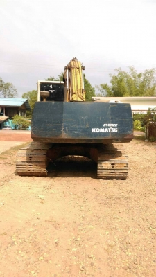 ขายแม็กโคร KOMATSU PC200-5สภาพพร้อมใช้งาน เครื่องปั้มดี รถใช้งานทุกวัน ไฟฟ้าตัดตัวเดินกลีบ เอกสารสัญญาซื้อขาย