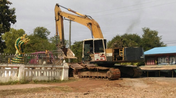 ขายแม็กโคร KOMATSU PC200-5สภาพพร้อมใช้งาน เครื่องปั้มดี รถใช้งานทุกวัน ไฟฟ้าตัดตัวเดินกลีบ เอกสารสัญญาซื้อขาย