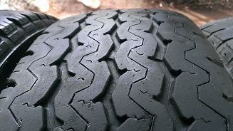 ยางขอบขาว สวยสภาพดี เอาไปใส่เที่ยวปีใหม่ในราคาที่จับต้องได้ ยางขอบขาว สวยสภาพดี เอาไปใส่เที่ยวปีใหม่ในราคาที่จับต้องได้