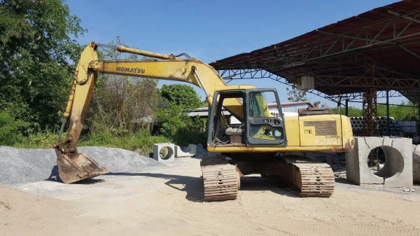 ขาย แบคโฮ KOMATSU PC200-6 เครื่องคัมมินส์ ไฟฟ้าตัดแล้ว เอกสารเล่มทะเบียนครบ ราคาต่อรองได้ครับ