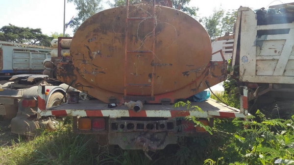 ขาย 6 ล้อ ติดเครน 2 ตัน พร้อมถังน้ำ 5,000 ลิตร เครื่อง HO7C 180 แรงม้า สโลว์อินเตอร์ คัสซีสวยตลอดเส้น ทะเบียนพร้อมโอน