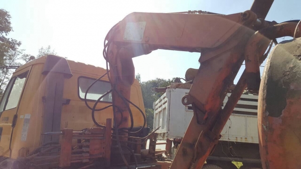 ขาย 6 ล้อ ติดเครน 2 ตัน พร้อมถังน้ำ 5,000 ลิตร เครื่อง HO7C 180 แรงม้า สโลว์อินเตอร์ คัสซีสวยตลอดเส้น ทะเบียนพร้อมโอน