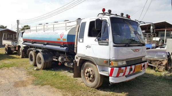 ขาย รถบรรทุกน้ำมัน 16,000 ลิตร 5 ห้อง 10 ล้อ เพลาเดียว HINO KT925 เครื่อง HO7C 180 แรงม้า วางหัวไฮเทค ทะเบียนพร้อมโอน