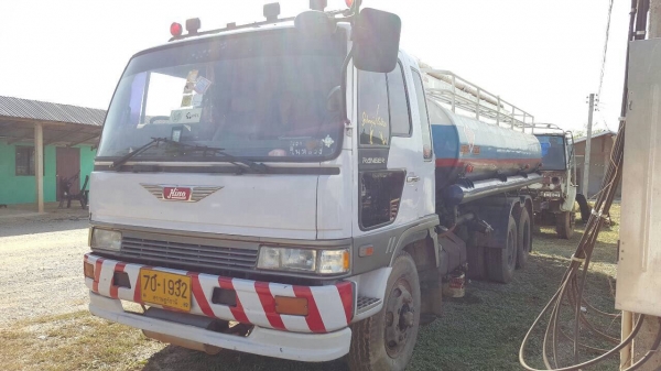 ขาย รถบรรทุกน้ำมัน 16,000 ลิตร 5 ห้อง 10 ล้อ เพลาเดียว HINO KT925 เครื่อง HO7C 180 แรงม้า วางหัวไฮเทค ทะเบียนพร้อมโอน ขาย รถบรรทุกน้ำมัน 16,000 ลิตร 5 ห้อง 10 ล้อ เพลาเดียว HINO KT925 เครื่อง HO7C 180 แรงม้า วางหัวไฮเทค ทะเบียนพร้อมโอน