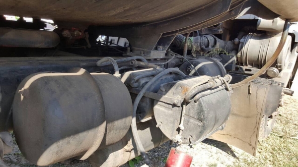 ขาย รถบรรทุกน้ำมัน 16,000 ลิตร 5 ห้อง 10 ล้อ เพลาเดียว HINO KT925 เครื่อง HO7C 180 แรงม้า วางหัวไฮเทค ทะเบียนพร้อมโอน ขาย รถบรรทุกน้ำมัน 16,000 ลิตร 5 ห้อง 10 ล้อ เพลาเดียว HINO KT925 เครื่อง HO7C 180 แรงม้า วางหัวไฮเทค ทะเบียนพร้อมโอน