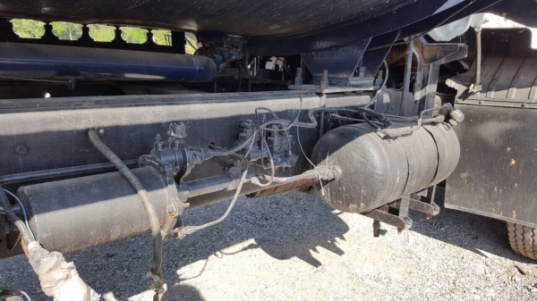 ขาย รถบรรทุกน้ำมัน 16,000 ลิตร 5 ห้อง 10 ล้อ เพลาเดียว HINO FL186 เครื่อง EL100 190 แรงม้า คัสซีสวยตลอดเส้น ทะเบียนพร้อมโอน