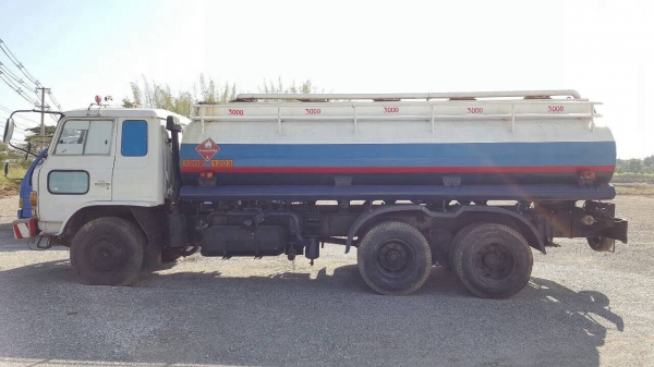 ขาย รถบรรทุกน้ำมัน 16,000 ลิตร 5 ห้อง 10 ล้อ เพลาเดียว HINO FL186 เครื่อง EL100 190 แรงม้า คัสซีสวยตลอดเส้น ทะเบียนพร้อมโอน