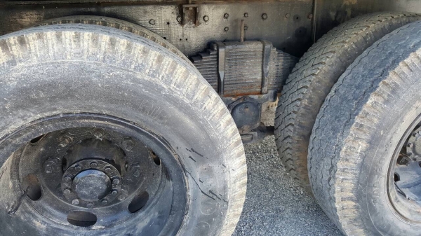 ขาย รถบรรทุกน้ำมัน 16,000 ลิตร 5 ห้อง 10 ล้อ เพลาเดียว HINO FL186 เครื่อง EL100 190 แรงม้า คัสซีสวยตลอดเส้น ทะเบียนพร้อมโอน