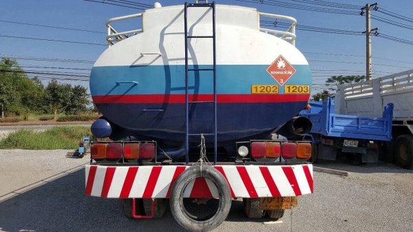 ขาย รถบรรทุกน้ำมัน 16,000 ลิตร 5 ห้อง 10 ล้อ เพลาเดียว HINO FL186 เครื่อง EL100 190 แรงม้า คัสซีสวยตลอดเส้น ทะเบียนพร้อมโอน