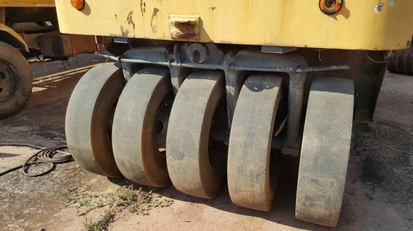 ขายรถบด 11 ล้อ สภาพพร้อมใช้งาน เอกสารใบอินวอยซ์