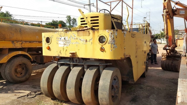 ขายรถบด 11 ล้อ สภาพพร้อมใช้งาน เอกสารใบอินวอยซ์