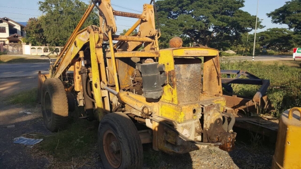 ขายรถตัก KOMATSU SD20 สภาพใช้งานได้ปกติ ราคาต่อรองได้ครับ