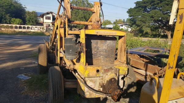 ขายรถตัก KOMATSU SD20 สภาพใช้งานได้ปกติ ราคาต่อรองได้ครับ