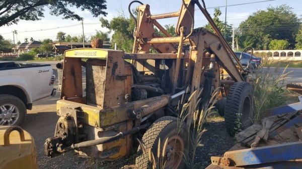 ขายรถตัก KOMATSU SD20 สภาพใช้งานได้ปกติ ราคาต่อรองได้ครับ