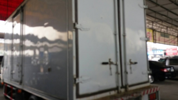 หกล้อ อีซูซุ NKR130โบว์ ปี50 ช่วงยาว4.30ม สภาพดีสวยพร้อมใช้ ทะเบียนพร้อมโอน หกล้อ อีซูซุ NKR130โบว์ ปี50 ช่วงยาว4.30ม สภาพดีสวยพร้อมใช้ ทะเบียนพร้อมโอน