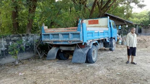 ขายรถดั้มพ์  izusu เครื่อง 6bg1 185 แรง เอกสารพร้อมโอน