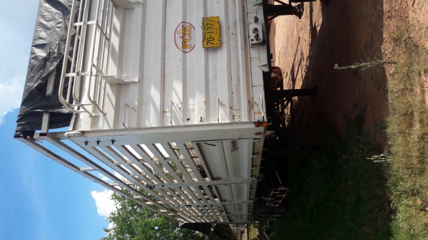 ขายหางคอกกึ่งพ่วง