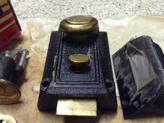 ขายลูกบิดงานเก่าตราสามห่วง