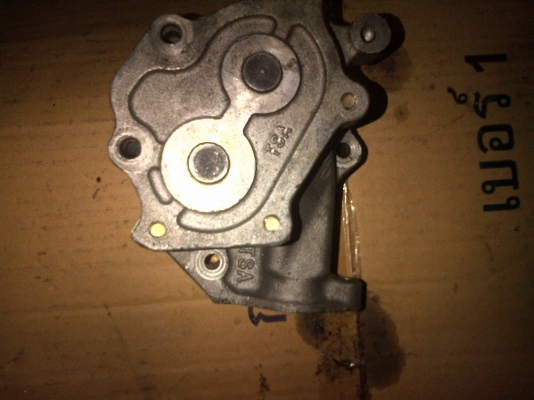 ขายปั้มน้ำมันเครื่อง K13  HINO  ราคา  3600  โทร 0906208746