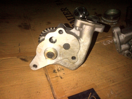 ขายปั้มน้ำมันเครื่อง 3600   บาทโทร 0906208746