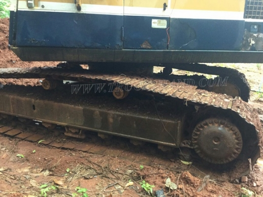 รถแบคโฮ ยี่ห้อ KOMATSU รุ่น PC200 รุ่น-3