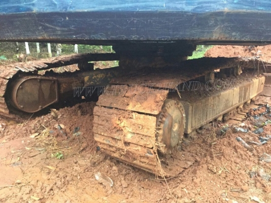 รถแบคโฮ ยี่ห้อ KOMATSU รุ่น PC200 รุ่น-3