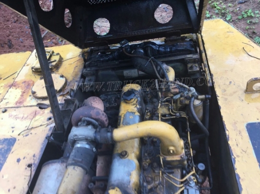 รถแบคโฮ ยี่ห้อ KOMATSU รุ่น PC200 รุ่น-3