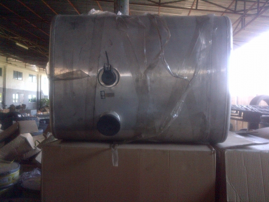 ขายุถังน้ำมัน 400 ลิตร ราคา13000 บาทโทร 0906208746