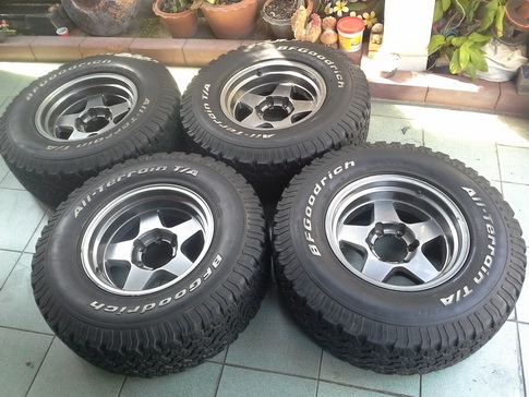 Max + BF All 265/75/16 ปี10 สวยๆ 1ชุด