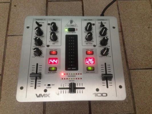 มิกซ์เซอร์ สำหรับ ดีเจ 2 ชแนล 1 ไมค์ของเก่าแท้สภาพสวยใช้ไฟ100v