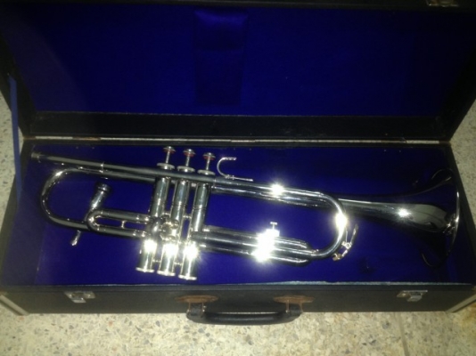 ทรัมเป็ต TOKAN เก่าญี่ปุ่นเเท้สภาพใหม่มากครับกล่องครบ