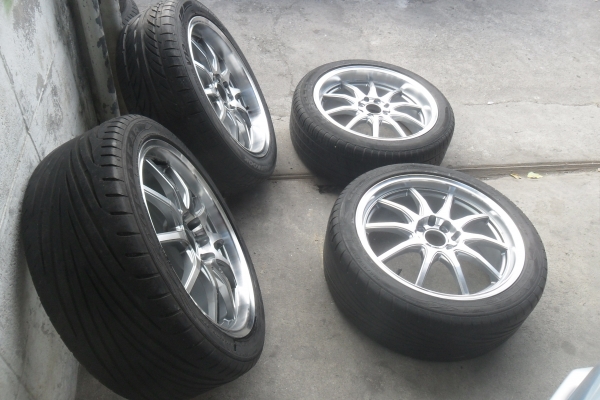 ล้อแม็ก17นิ้ว4รู100/114 พร้อมยาง สวยๆ 4 ล้อ ราคา 6900 บาท