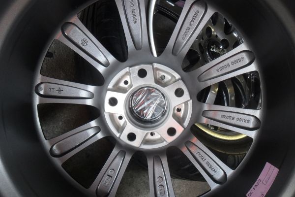 ล้อแม้ก17นิ้ว5รู114 พร้อมยาง สวยๆ 4 ล้อ ราคา 6900 บาท ล้อแม้ก17นิ้ว5รู114 พร้อมยาง สวยๆ 4 ล้อ ราคา 6900 บาท