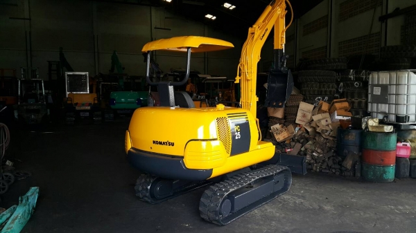 ขาย รถขุด KOMATSU รุ่น PC25-1E- มือสองญี่ปุ่น แทร็กยางใหม่ สลักแน่น ทั้งคัน มีไลน์กระแทก สวยพร้อมใช้งาน มือถือ/LINE ID : 0818753444