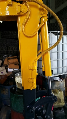 ขาย รถขุด KOMATSU รุ่น PC25-1E- มือสองญี่ปุ่น แทร็กยางใหม่ สลักแน่น ทั้งคัน มีไลน์กระแทก สวยพร้อมใช้งาน มือถือ/LINE ID : 0818753444