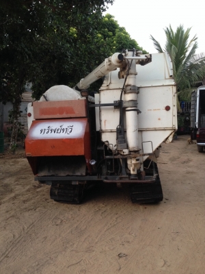 รถเกี่ยวข้าว95แรง รถเกี่ยวข้าว95แรง