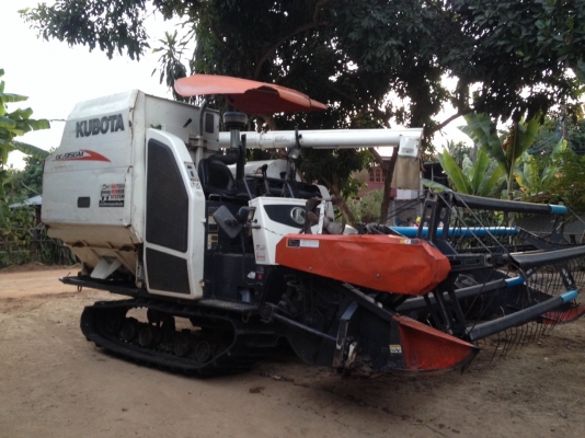 รถเกี่ยวข้าว95แรง