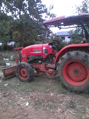 ขายรถไถ KUBOTA L3608 อุปกรณ์ครบ ดันหน้า ผานหลัง โรตารี่ ใช้งานน้อย สภาพพร้อมใช้งาน สนใจโทร 090-8588220คุณนะ 093-3258446คุณบิว หรือเข้าดูสินค้าอื่นๆได้ที่ www.truck.in.th/498 หรือเพจFacebook ณรงค์ ซื้อขายรถมือสอง (เว็บไซต์ส่วนตัว) หรือFacebook ตลาดรถมือสอง