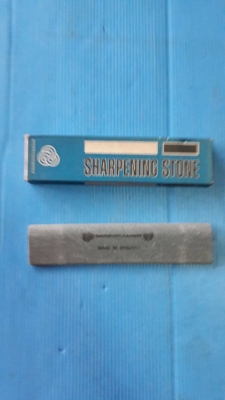 ขายหินลับมีดตราคนป่า Made in England.รุ่นยาวเรียว