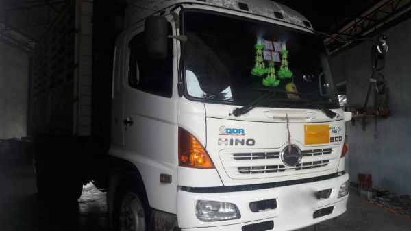 รถฮีโน่ 10 ล้อดั้ม FM1J 260 แรงม้า. ปี 54. สนใจติดต่อ 081 - 6079515 รถฮีโน่ 10 ล้อดั้ม FM1J 260 แรงม้า. ปี 54. สนใจติดต่อ 081 - 6079515